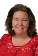 Pam Dykstra, Broker